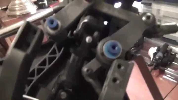 Traxxas E-MAXX Rebuild.