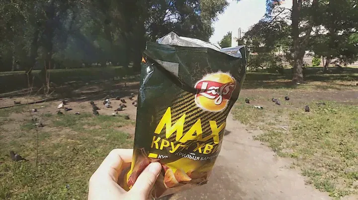 Обзор на чипсы Lays с куриными крылышками барбекю